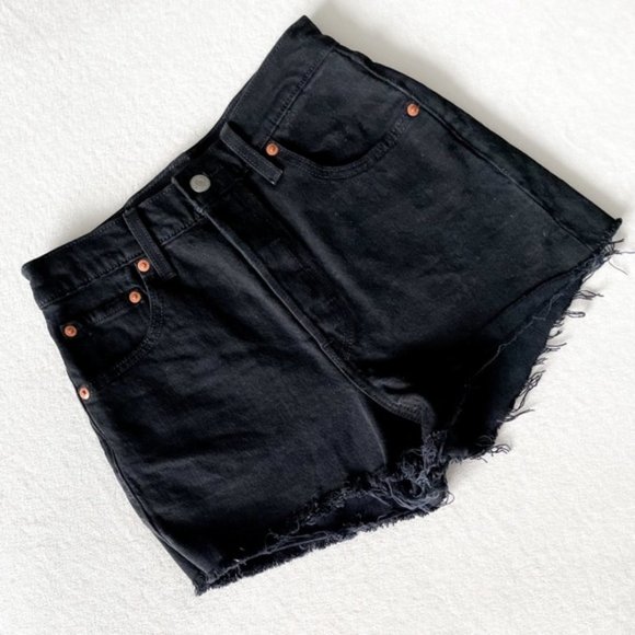 Levi’s Ribcage Short - Picture 10 of 10